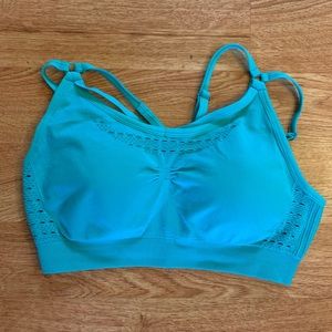 Seamless low impact sports bra - Size Large